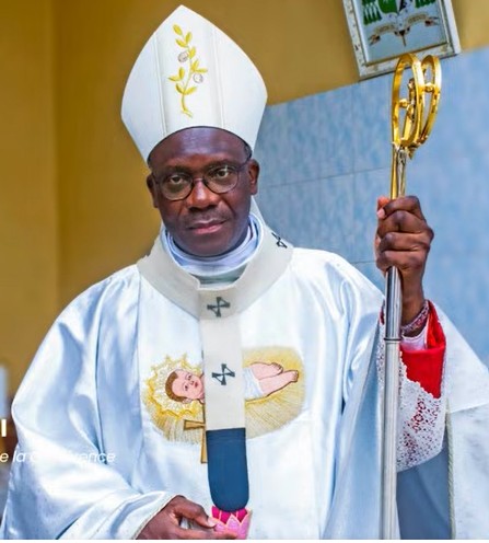 Messe suivie de la pose de pierre sur le site du RCC à Glo : Voici l’homélie de l’Archevêque de Cotonou, Mgr Roger Houngbédji